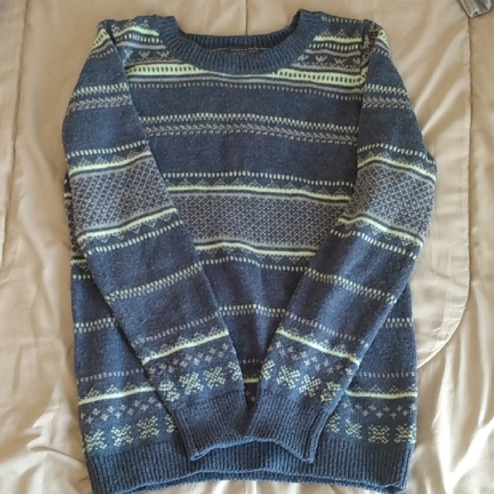 Junior's Blue Patterned Sweater